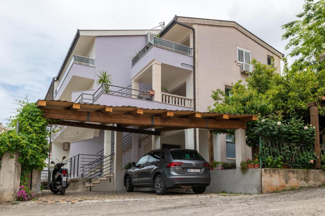 Iva Apartmán *